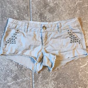 Daytrip studded khaki shorts